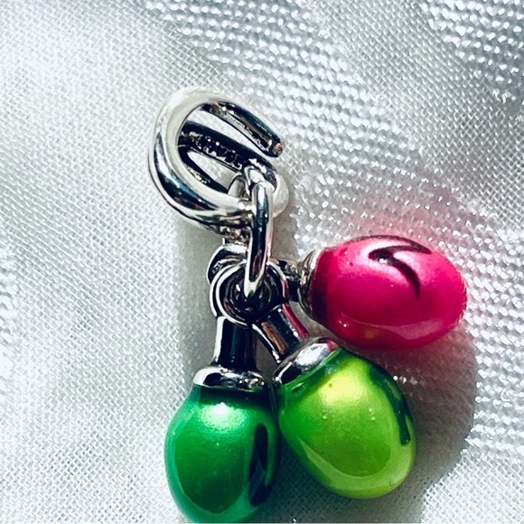 ⚡ NWOT Stranger Things Glow-in-the-Dark "Run" Charm ✨ - Picture 14 of 16